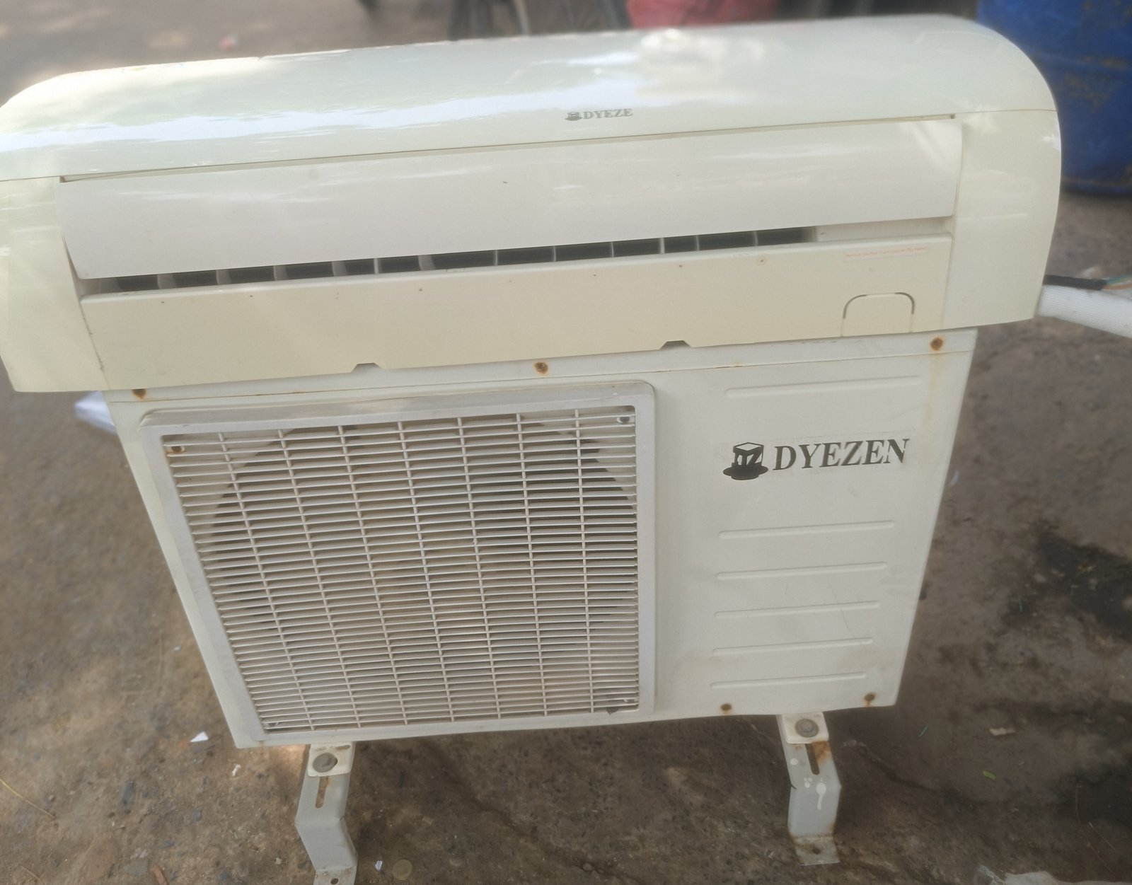 SELL AC 1.5 TON - Electronics