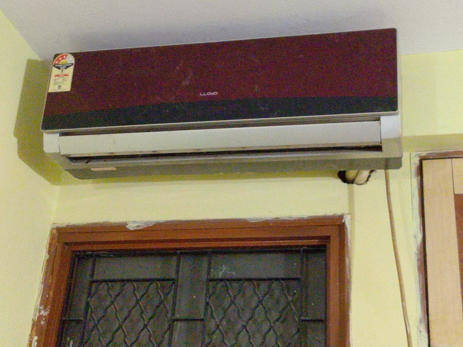 Lloyds 1.5 Ton 3 Star Split AC for sell - photo 3
