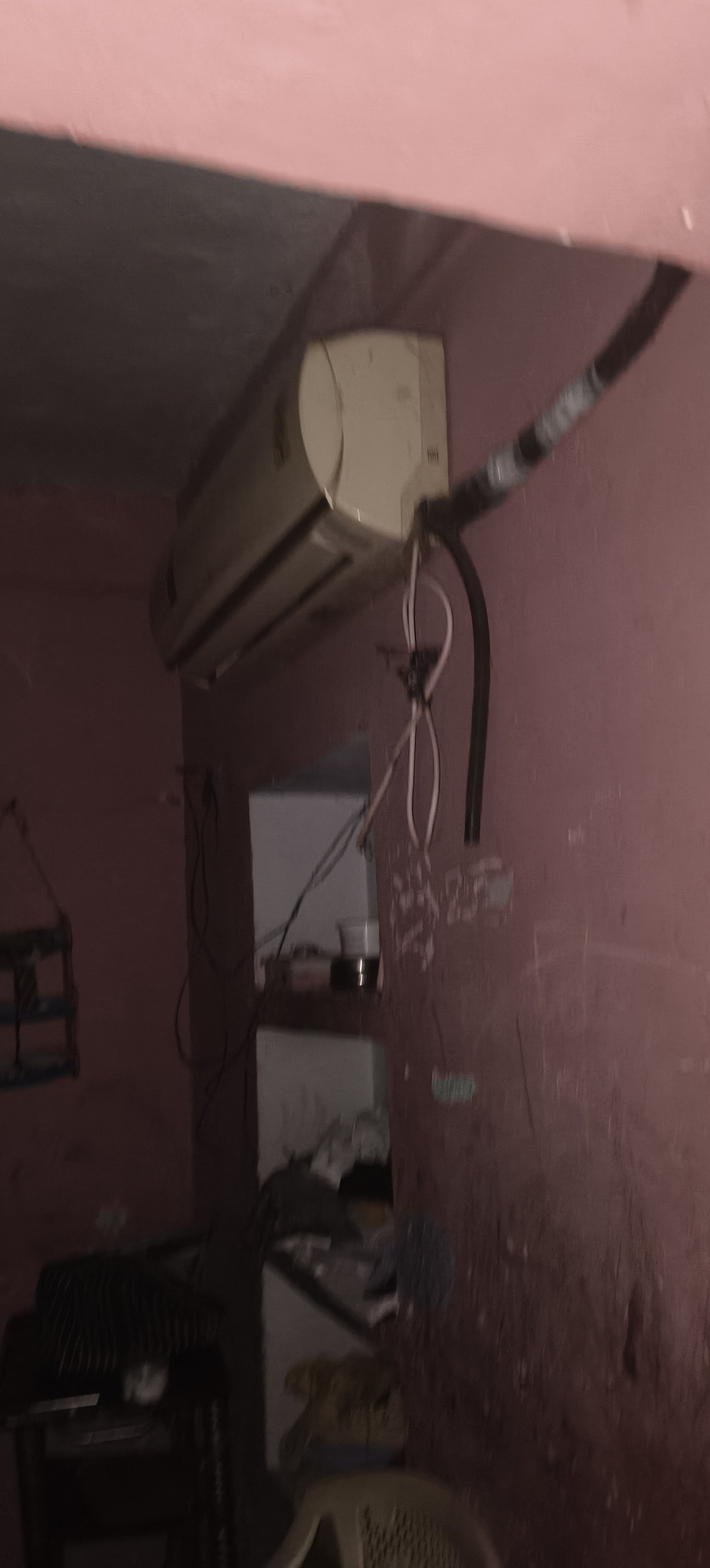LG split ac - Electronics