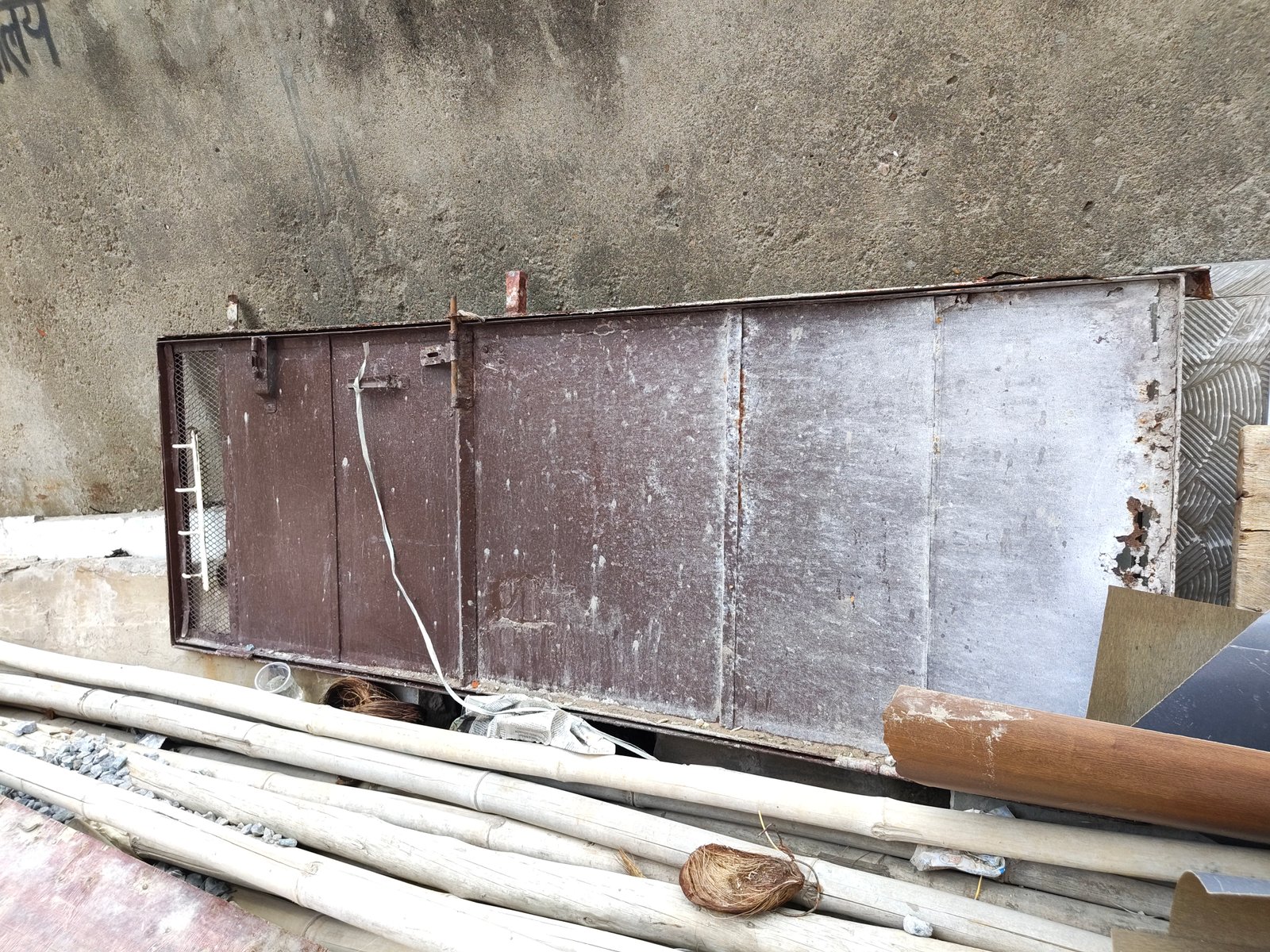 5 iron doors - photo 2