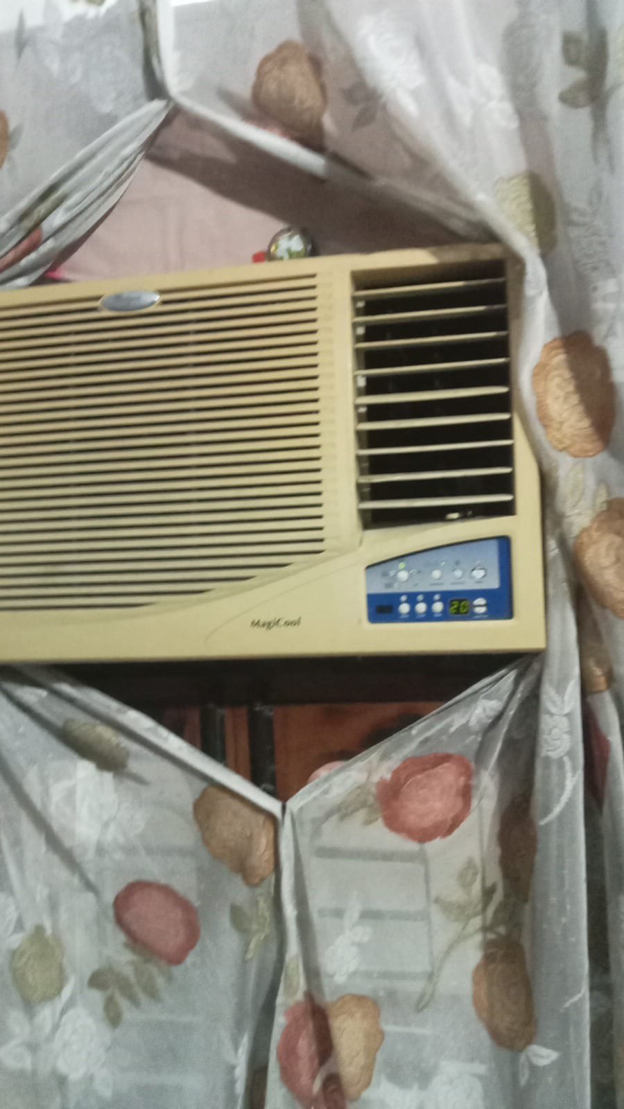 window whirlpool 2 ton ac skin colour good condition - Electronics in Amritsar