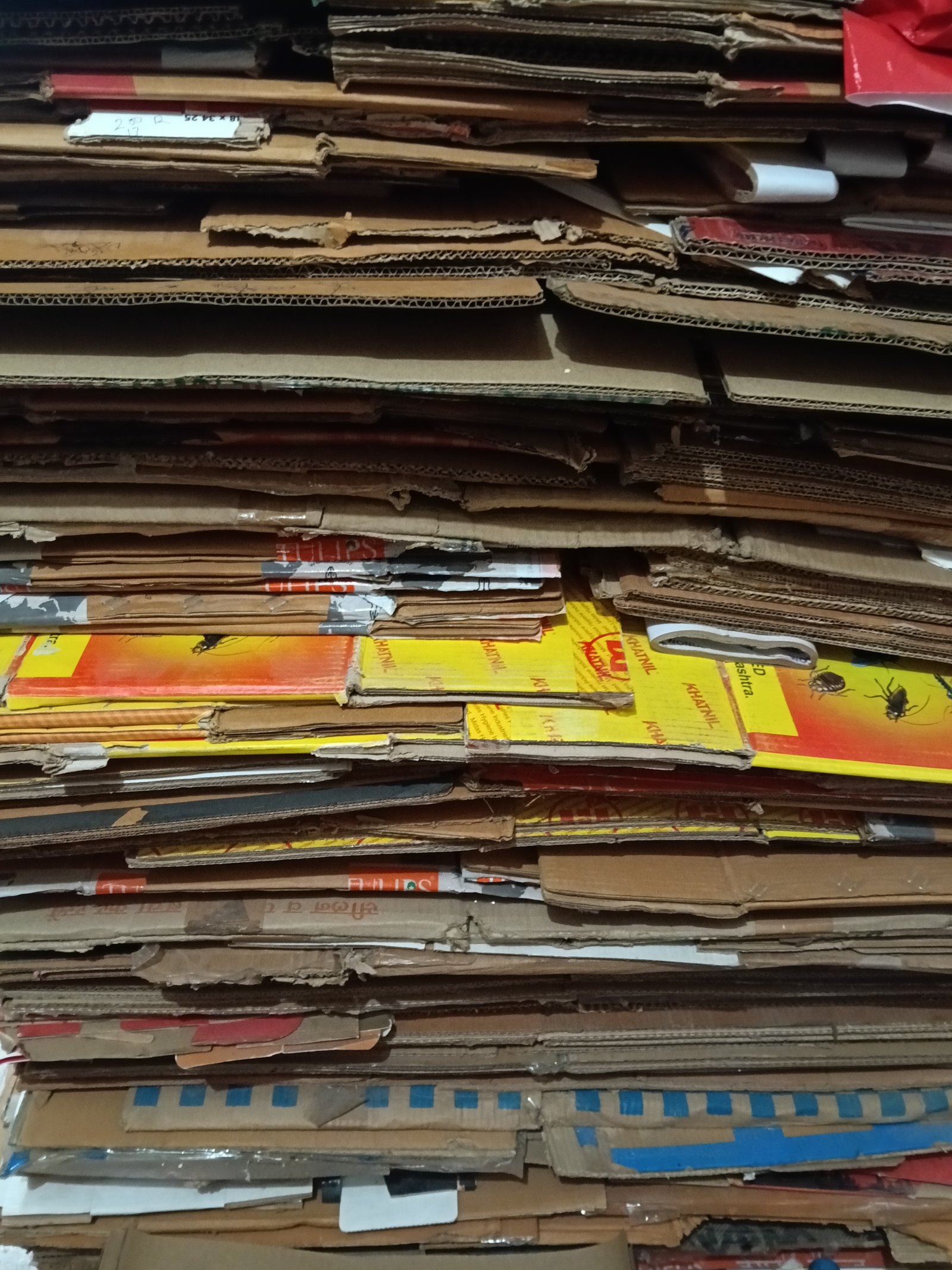 cardboard (gatta) sell - Scrap & Raw Materials