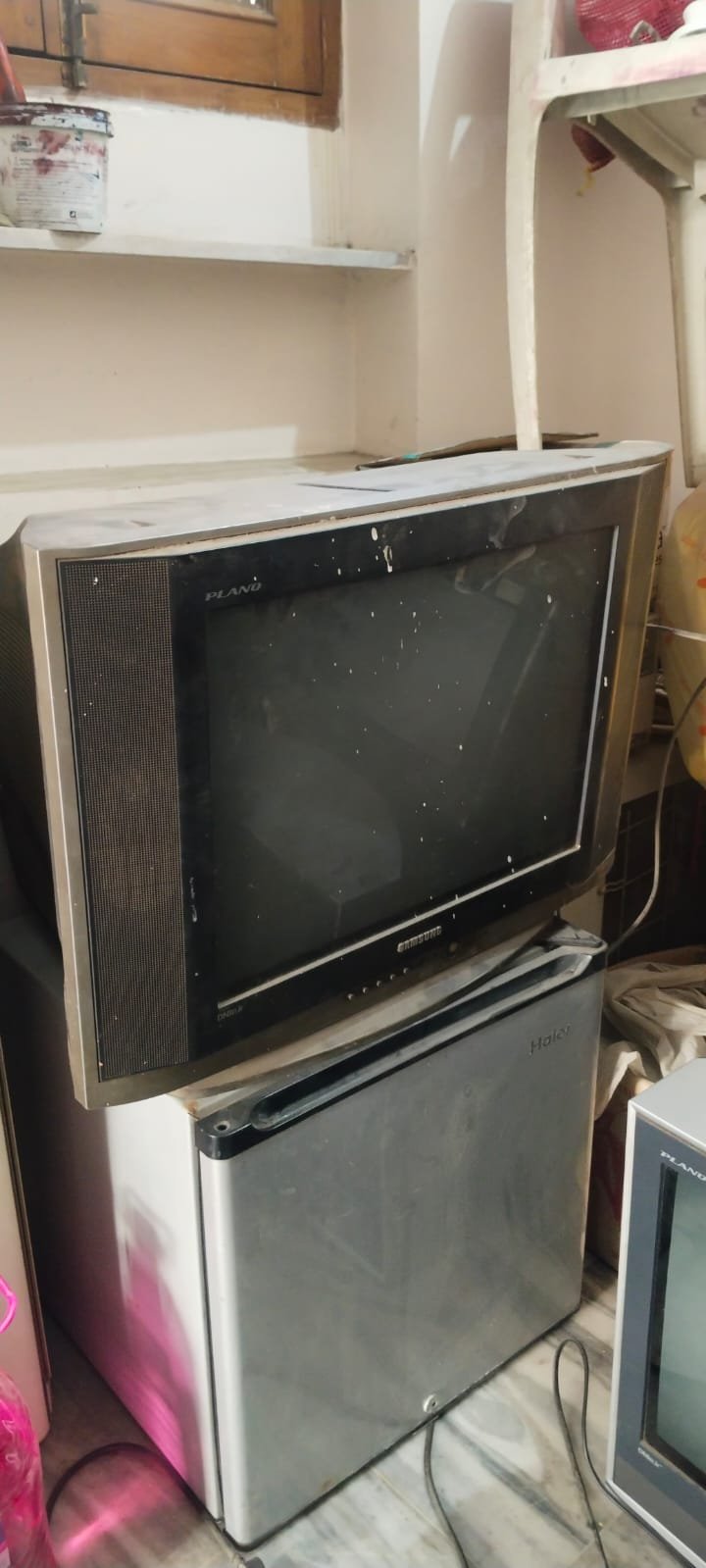 Television and room refrigerator - photo 4
