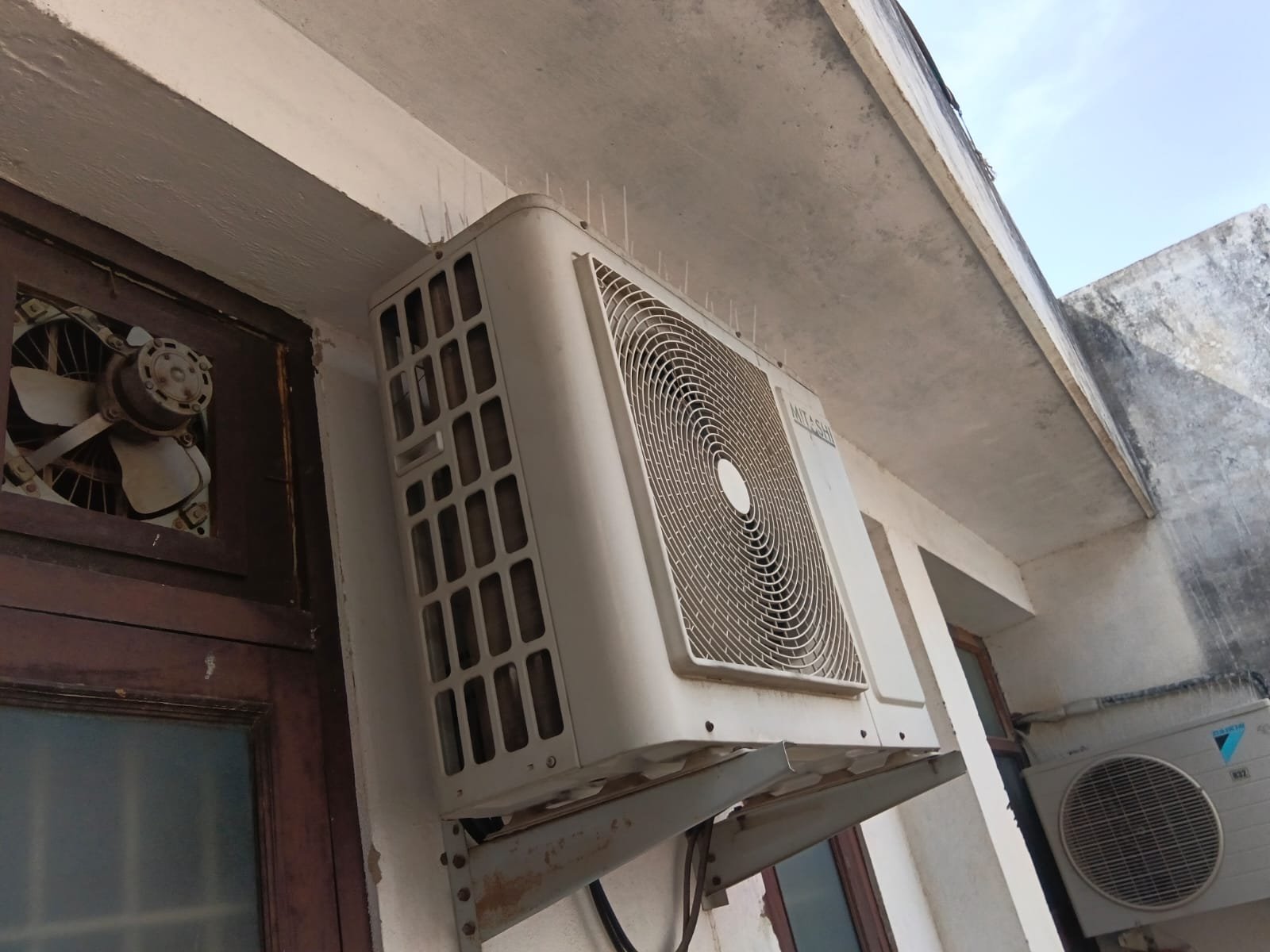 misthibisi non inverter split AC 2 tan 5 star 5 years old - photo 4