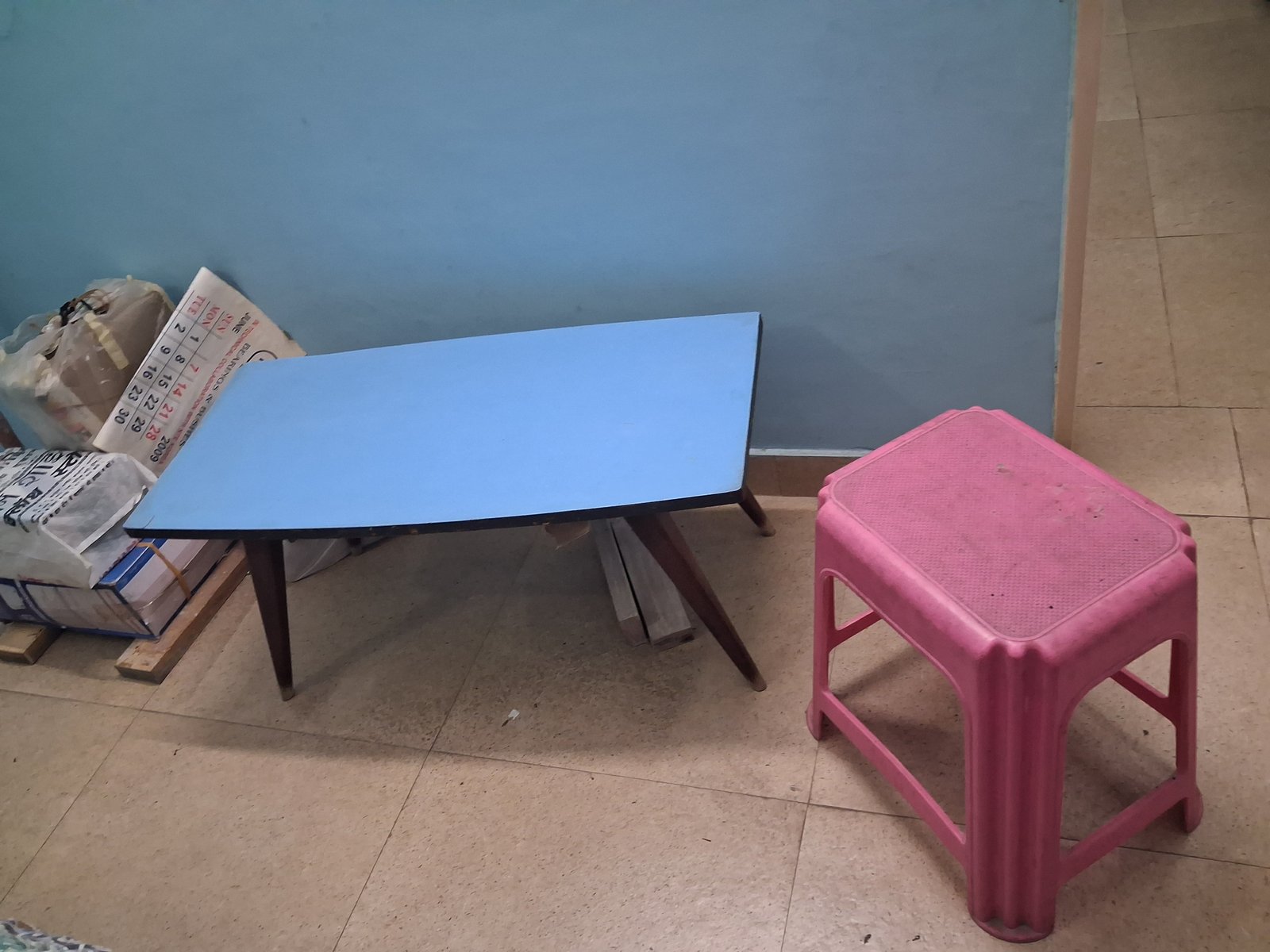 King Double bed, Dressing table, centre table, few small tables - photo 4