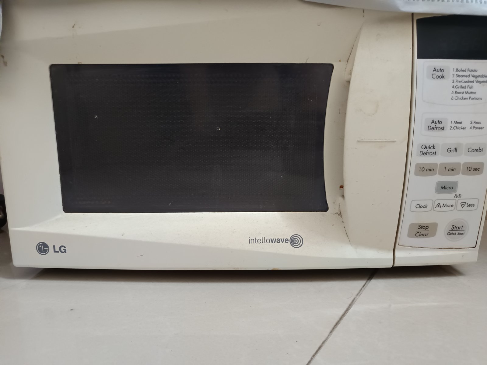 Microwave Oven - photo 2