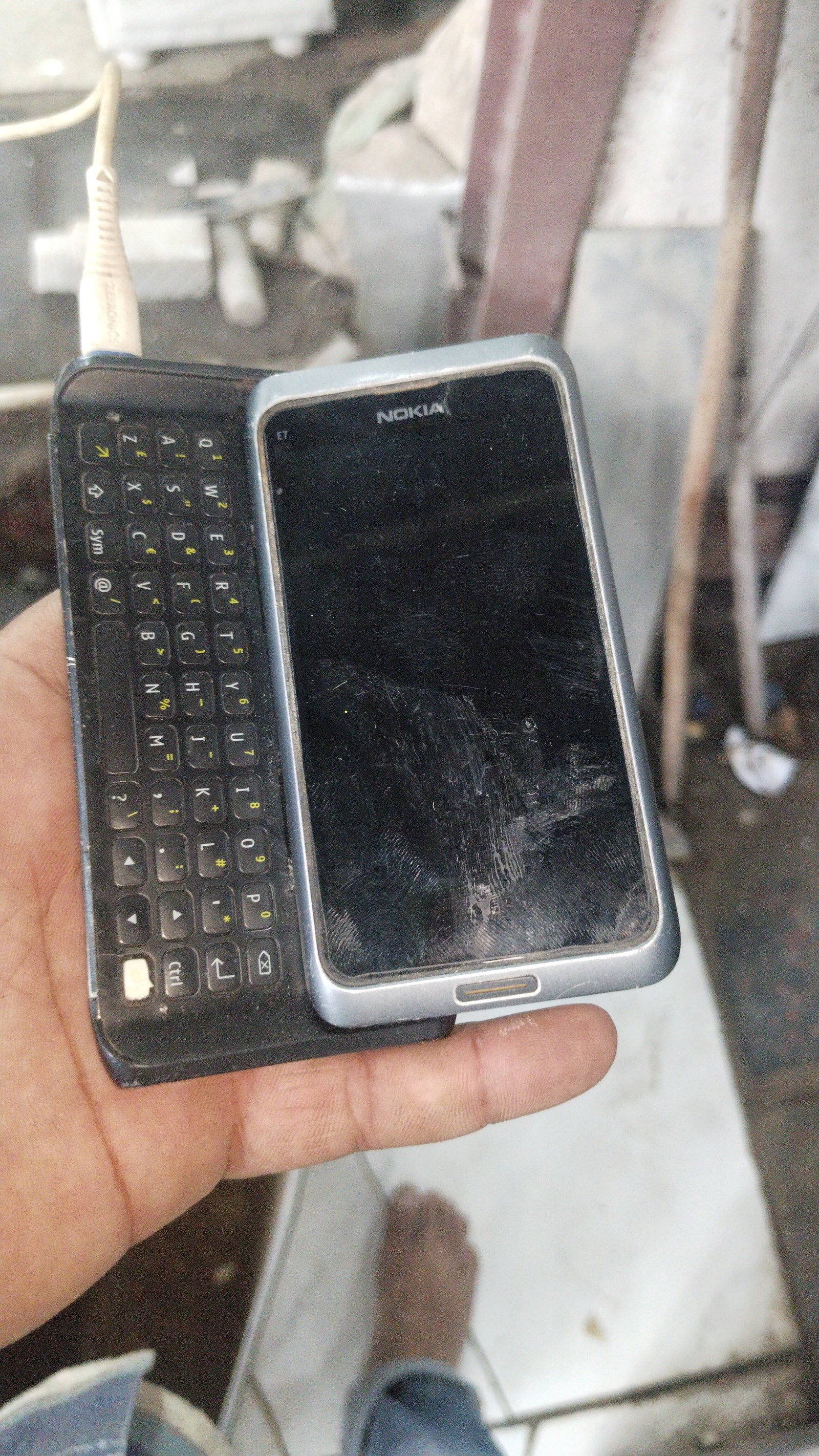 nokia e7 - photo 4