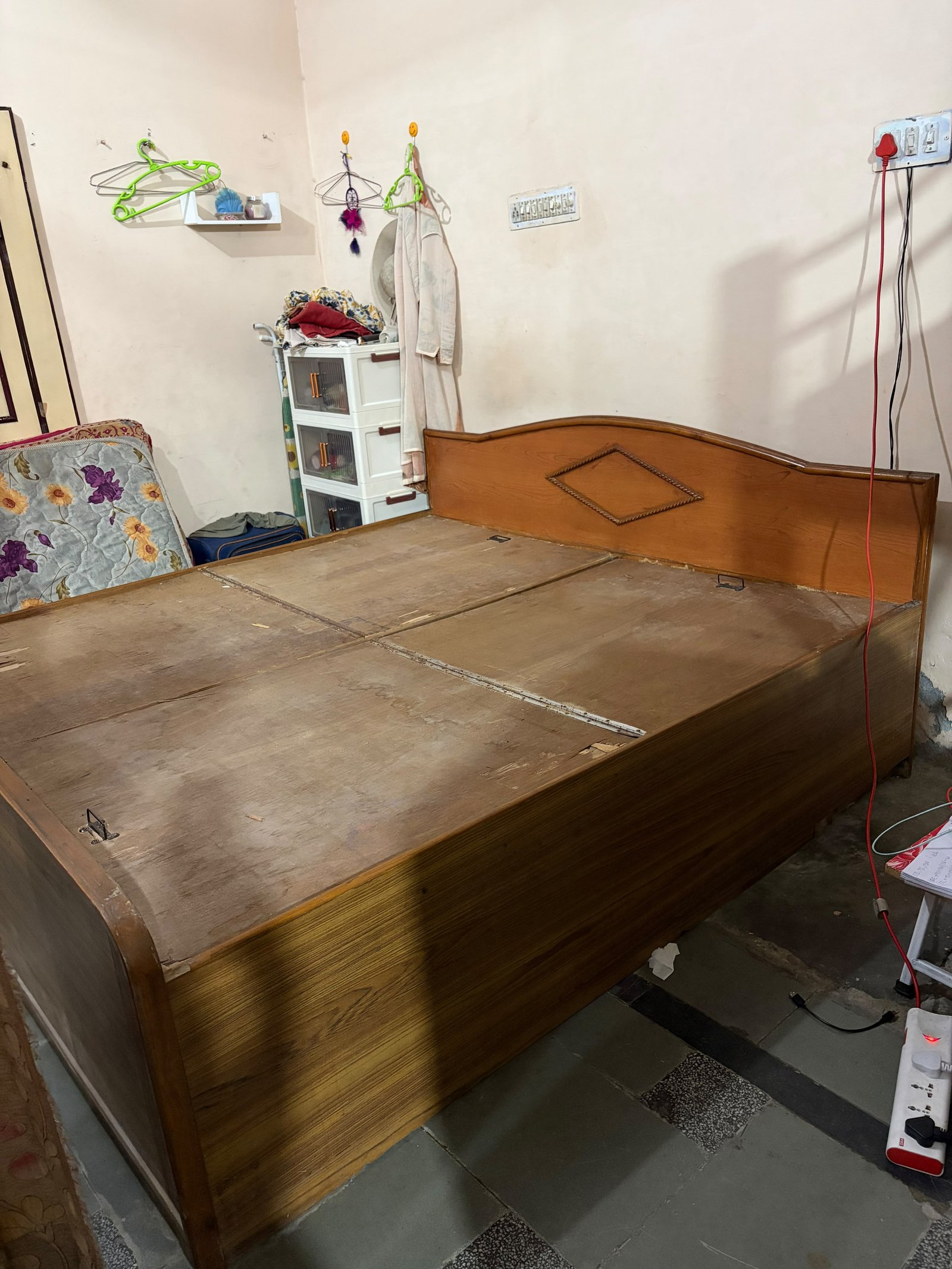 6*6 ft King Size Double Bed with Sleepwell Mattress - Furniture in Jaipur