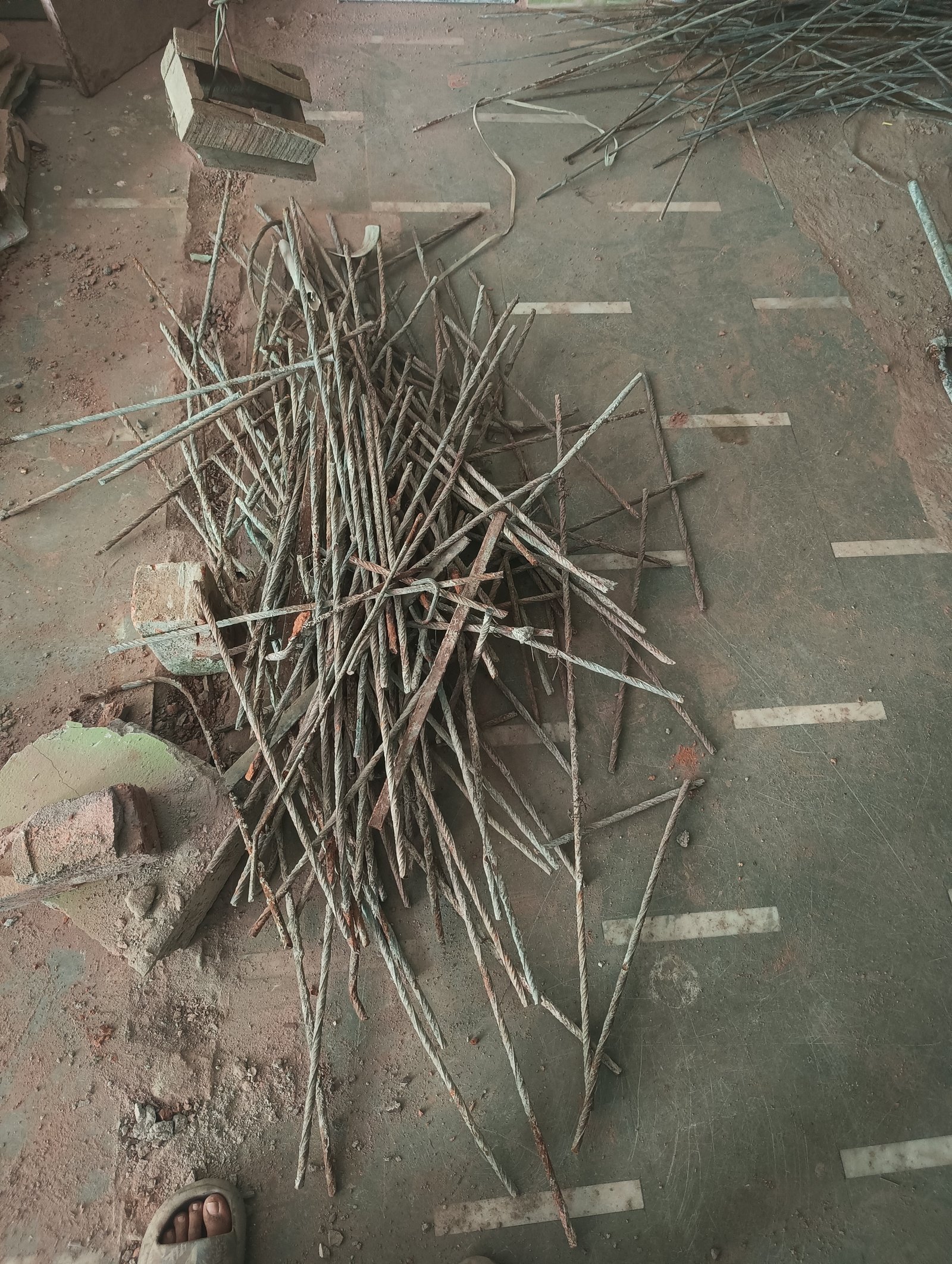 1 channel iron,1iton main gate - photo 3