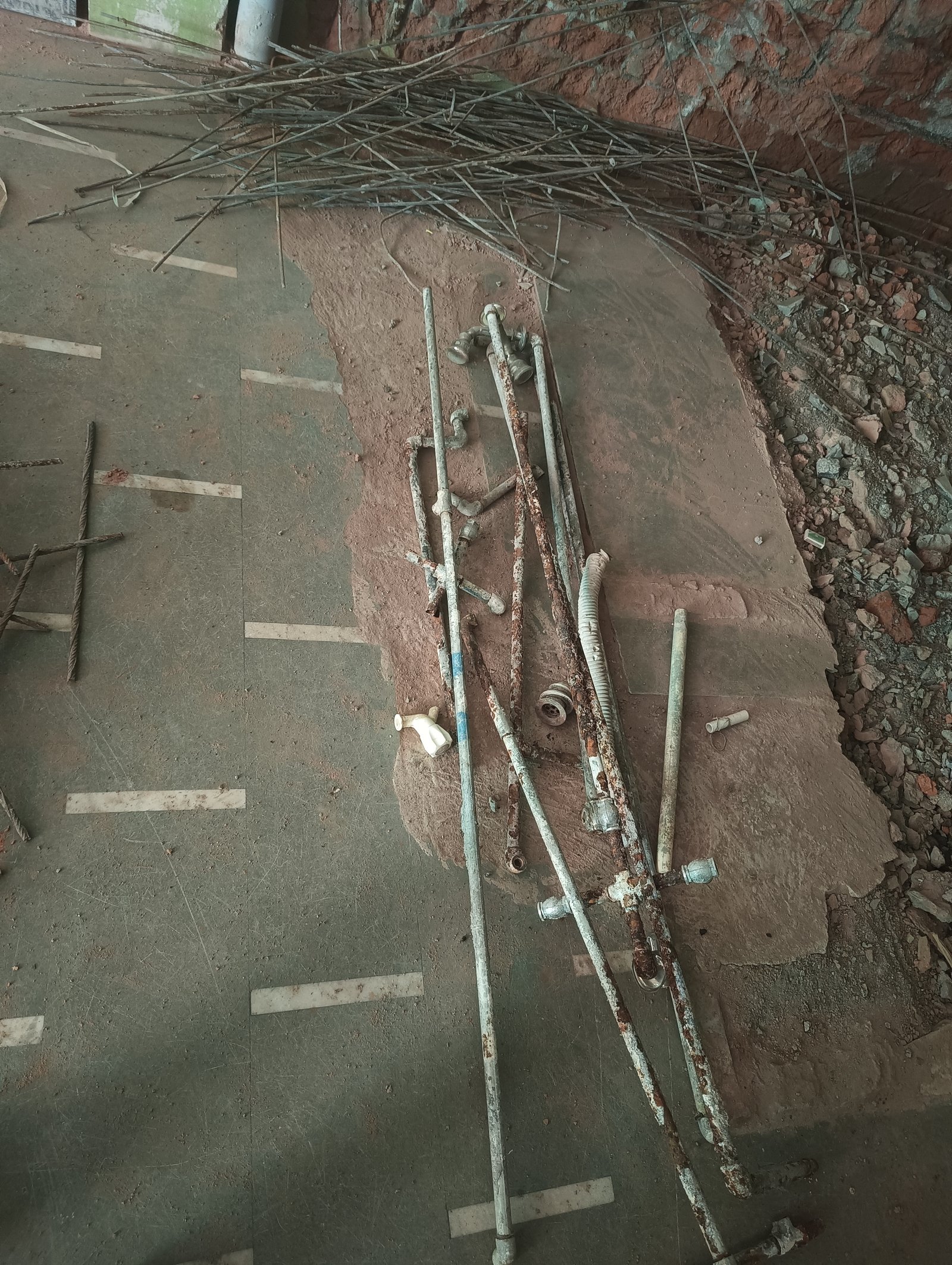 1 channel iron,1iton main gate - photo 4
