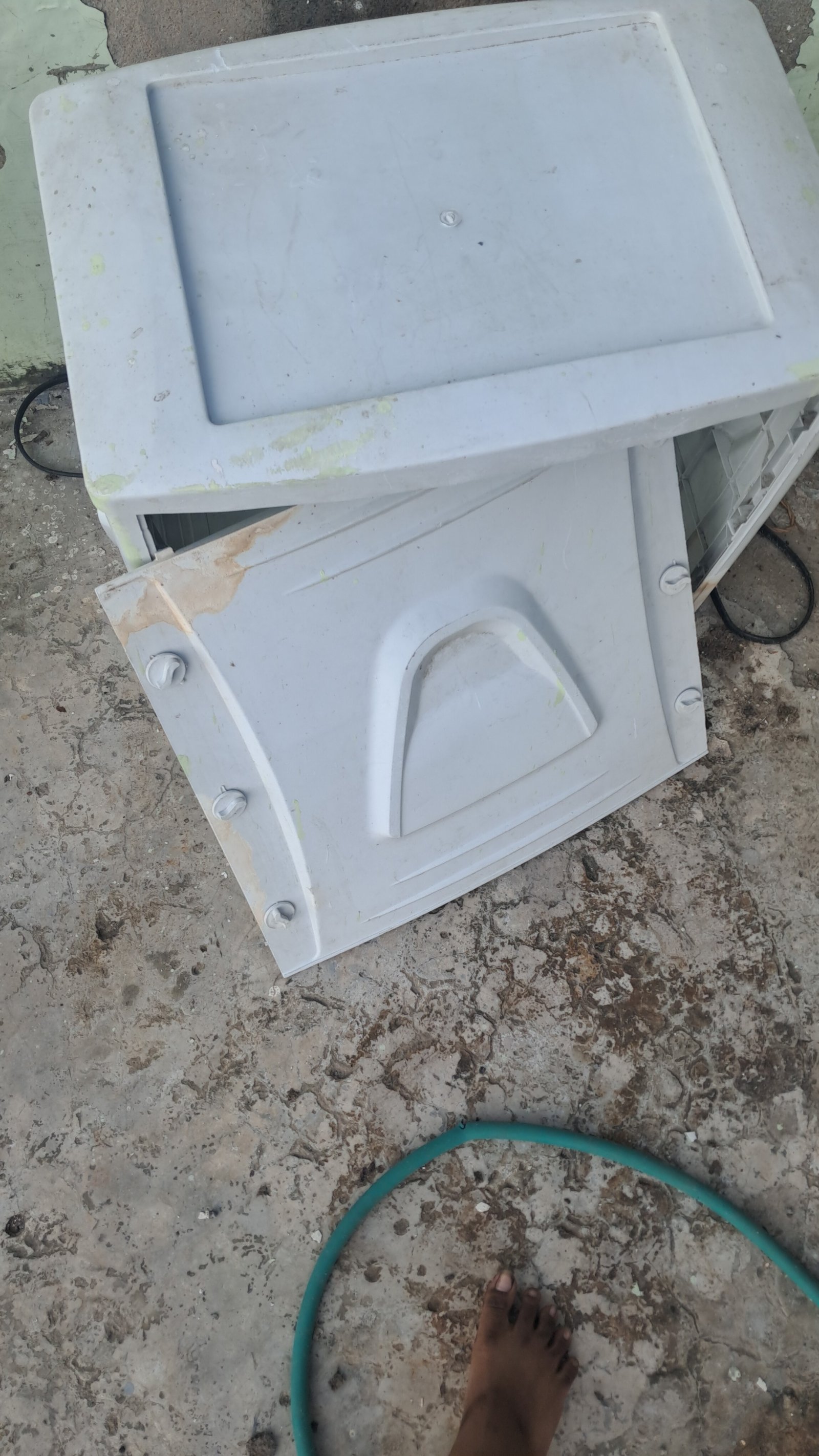 Heavy Duty Plastic Inverter Trolley / Battery Box (Good Condition) - photo 2