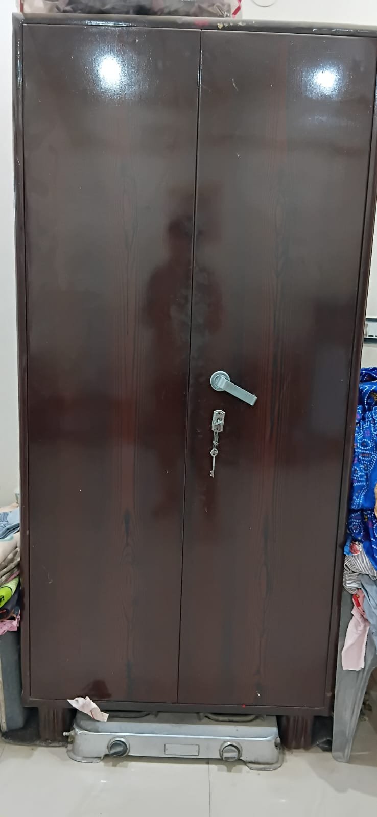 Iron almirah in good condition for sale - Furniture