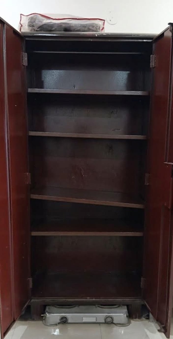 Iron almirah in good condition for sale - photo 2
