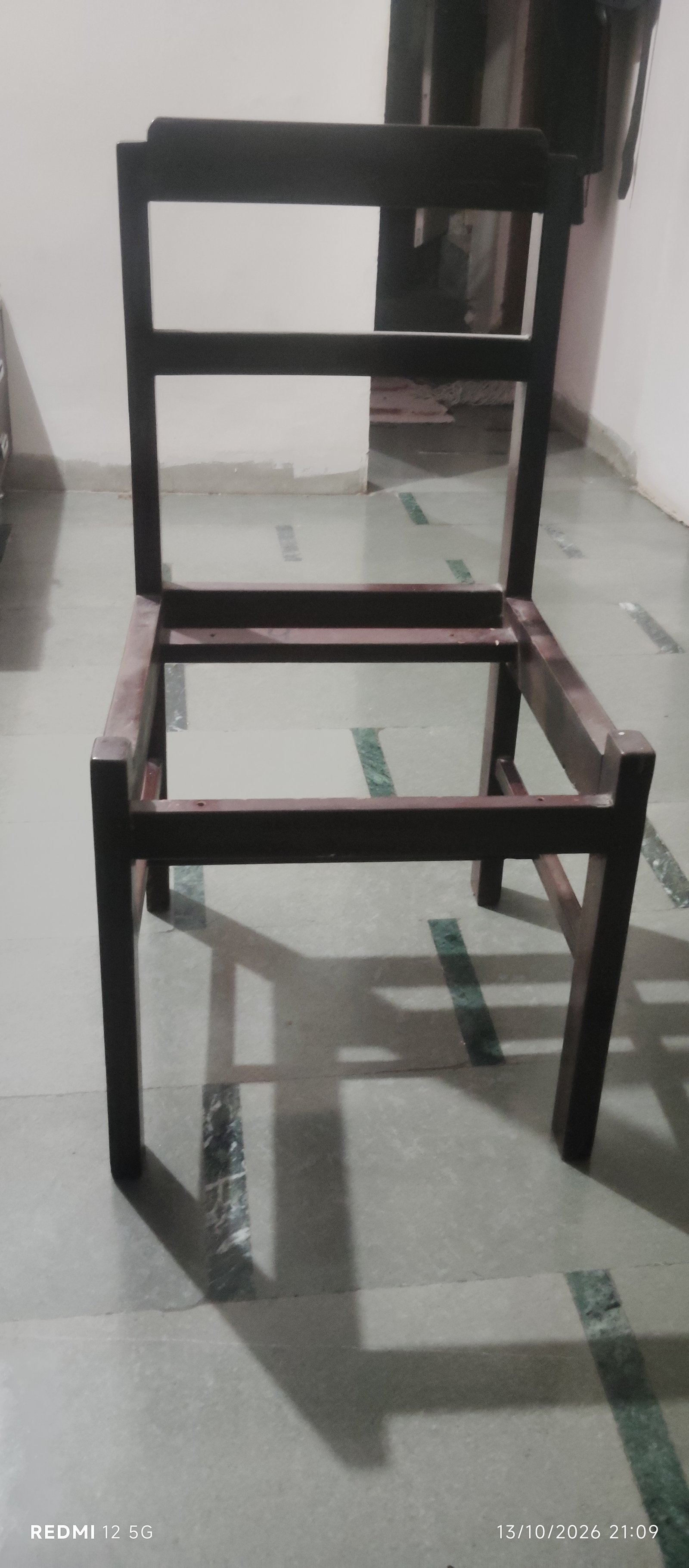 I hav 6 char sheesham wood char - Furniture