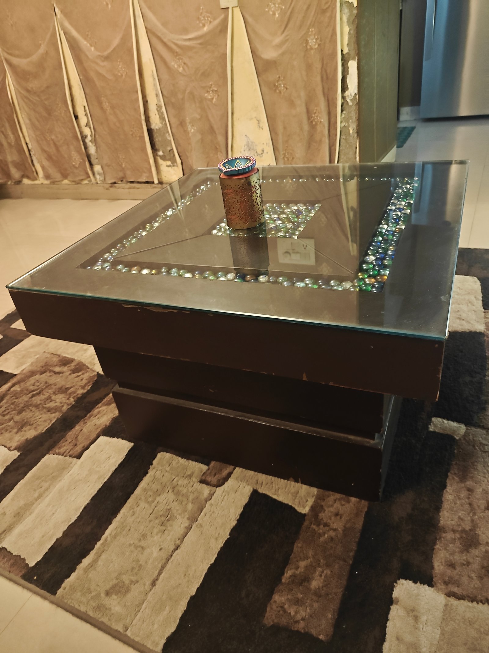 centre table and Hand made sofa set - Furniture in Gurgaon
