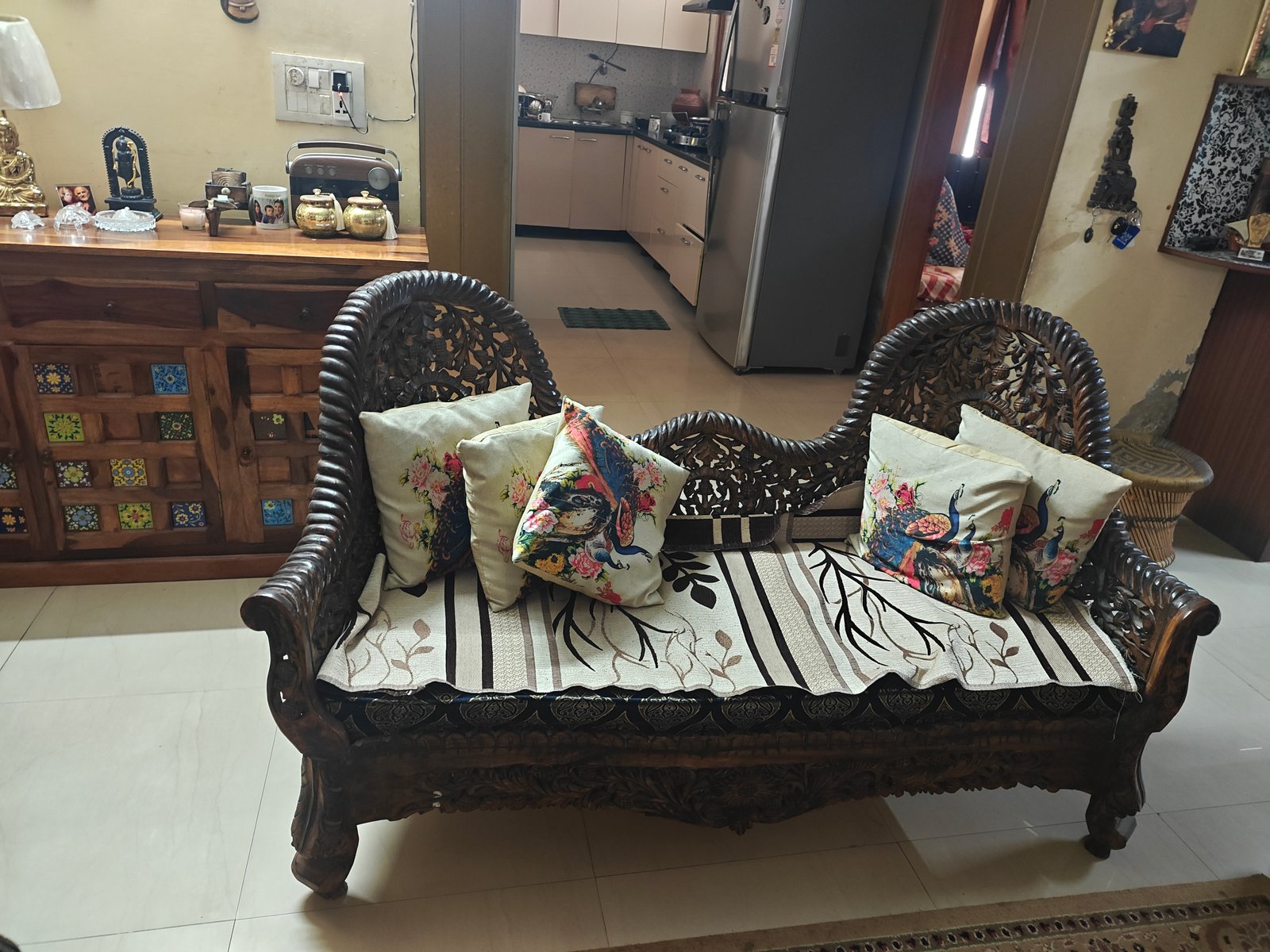 centre table and Hand made sofa set - photo 3