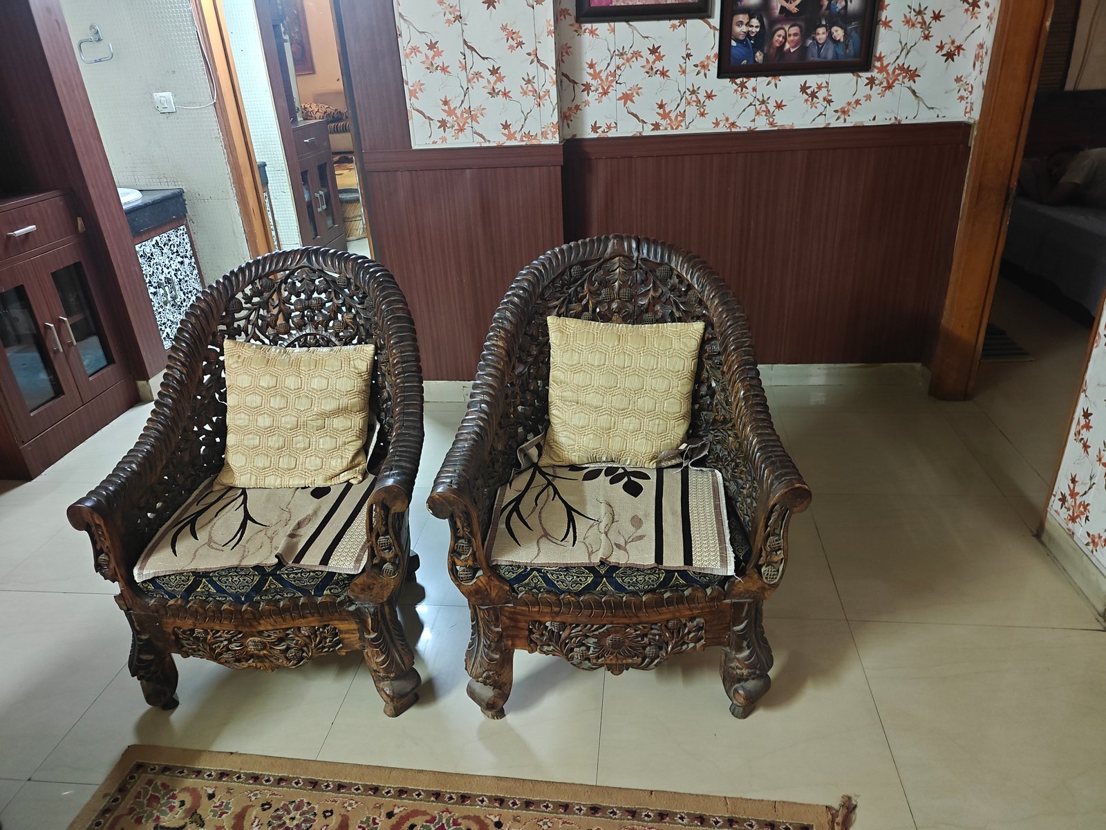 centre table and Hand made sofa set - photo 4